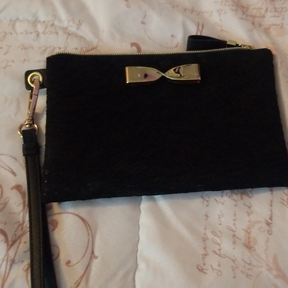 Clutch makeup carrier